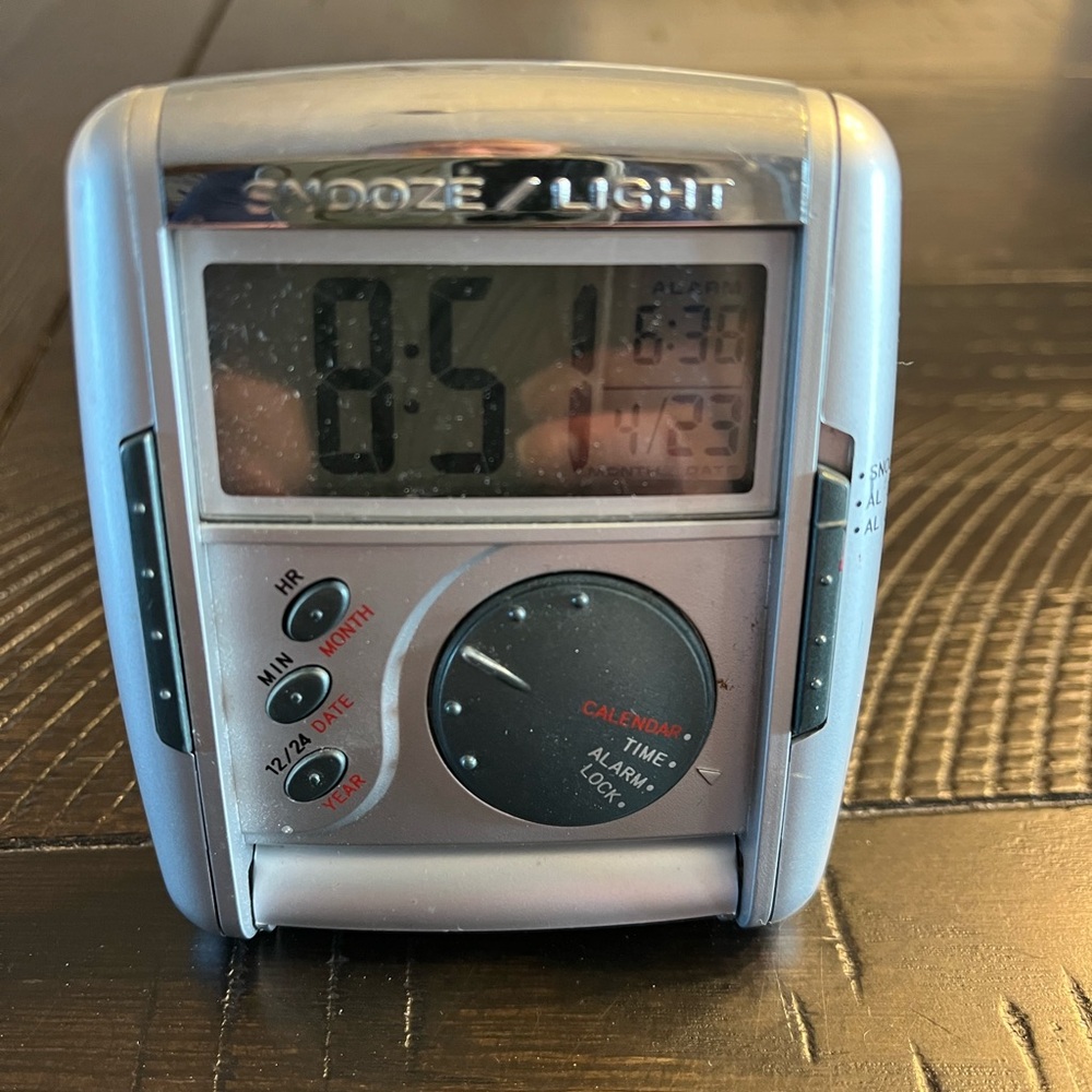 Seiko silver get up and glow alarm clock